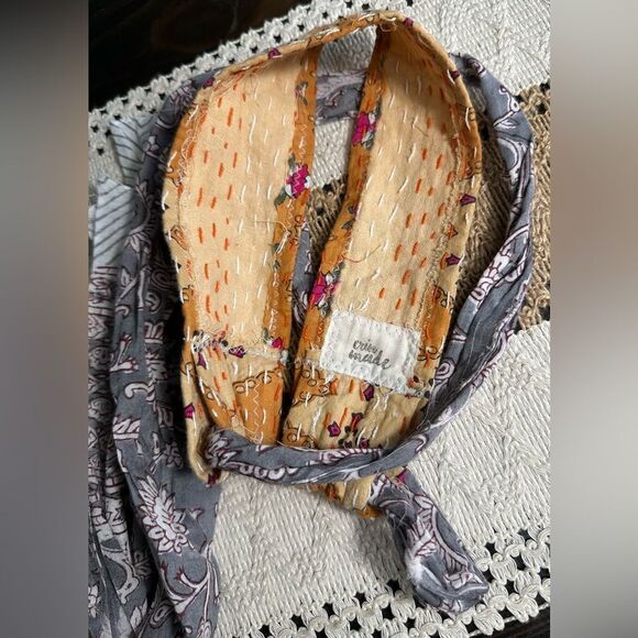 ERIN MADE Women's Adjustable Yellow Multi Boho Embroidered Kantha Quilt Headband - Picture 4 of 4